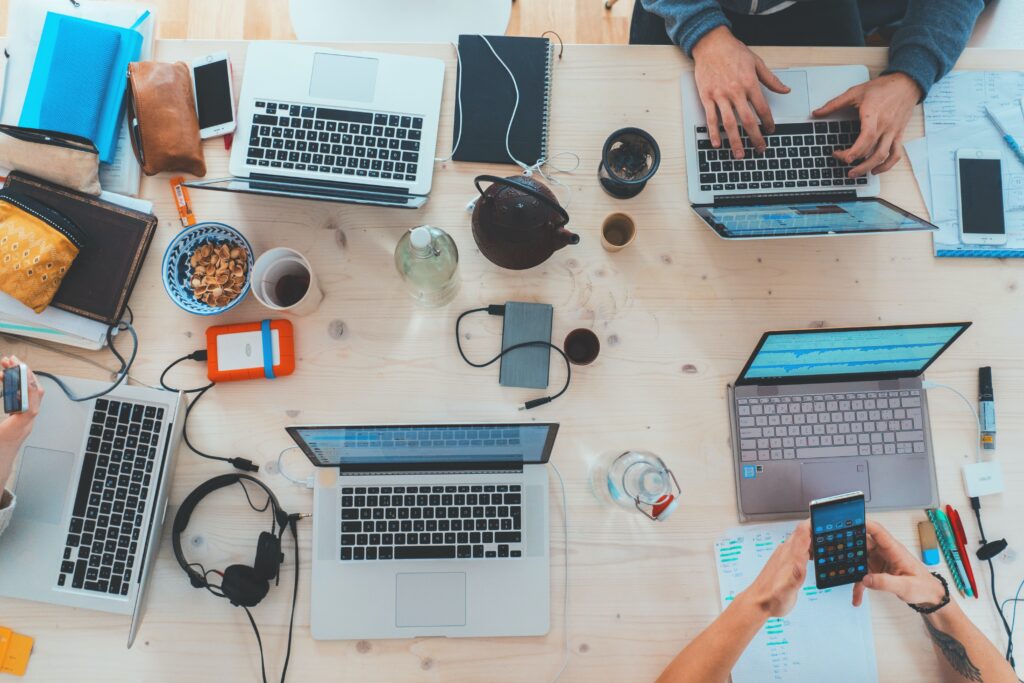 Pengaruh Kecerdasan Buatan (AI) dalam Pengambilan Keputusan Bisnis